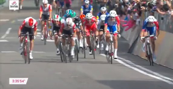 #Giro #Giro102 E10 | Victoria de etapa apara Arnaud Demare @ArnaudDemare @GroupamaFDJ | #Giro2019 #ElPortalDelCiclismo #VamosEscarabajos