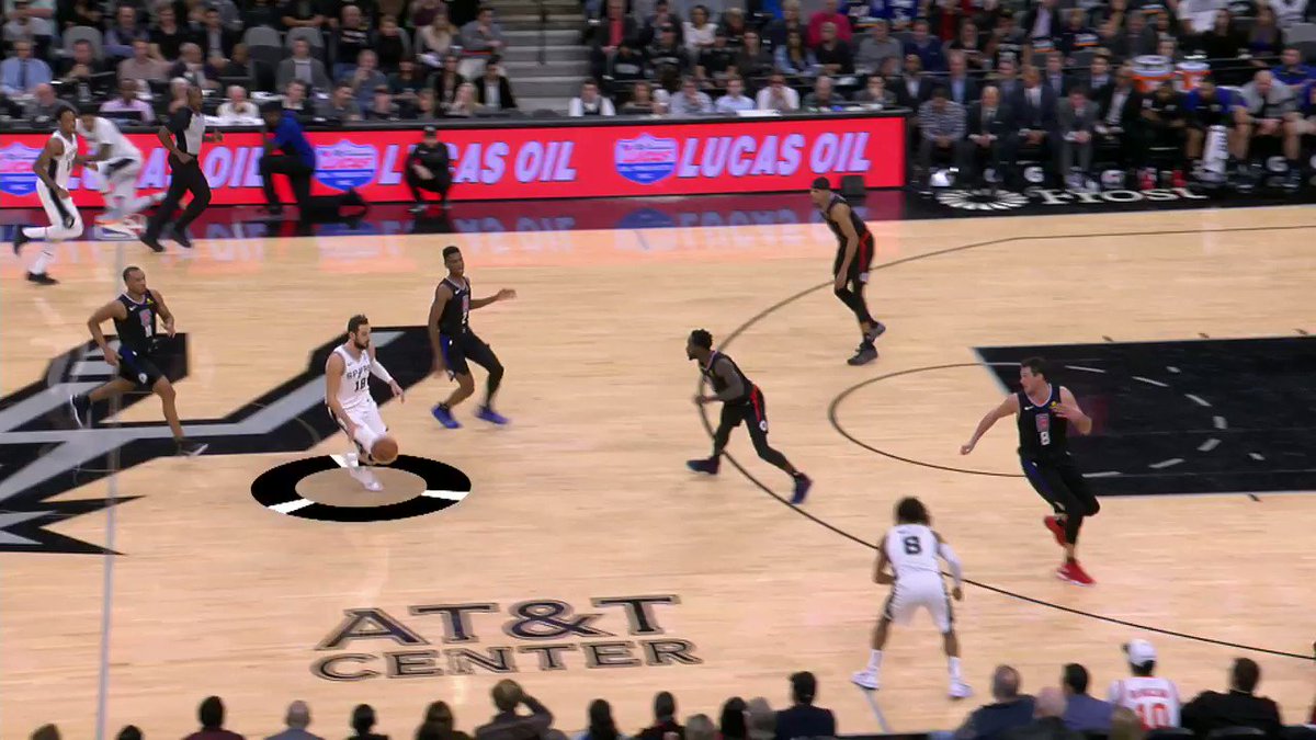 The @spurs preach the philosophy of "team basketball" to their players, and demonstrated just that on this impressive possession in which everyone on the floor touched the ball! 👏 #NBABreakdown #TeachingTuesday
Work on your passing: https://on.nba.com/2OFvESs