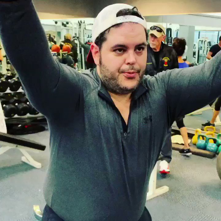 Josh Gad (@joshgad) on Twitter photo 2019-05-22 01:25:24 It’s all downhill from here. #jonsnowupperbodystrength #quickwithaknife It’s all downhill from here. #jonsnowupperbodystrength #quickwithaknife