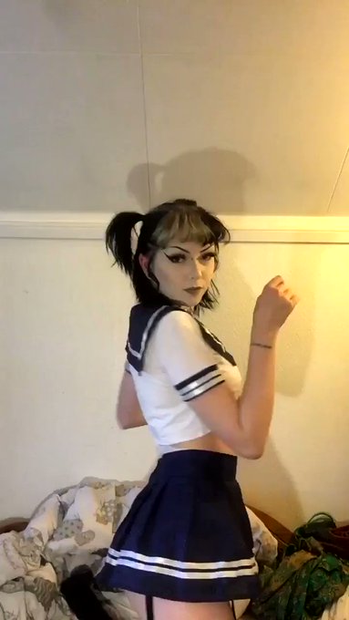 Alexa Plays’s pics and videos