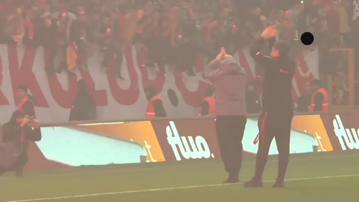 Güntekin Onay: Türkiye’de futbol 11 kişinin oynadığı ve sonunda yedek kulübesinde Fatih Terim’i olanın kazandığı bir spordur.