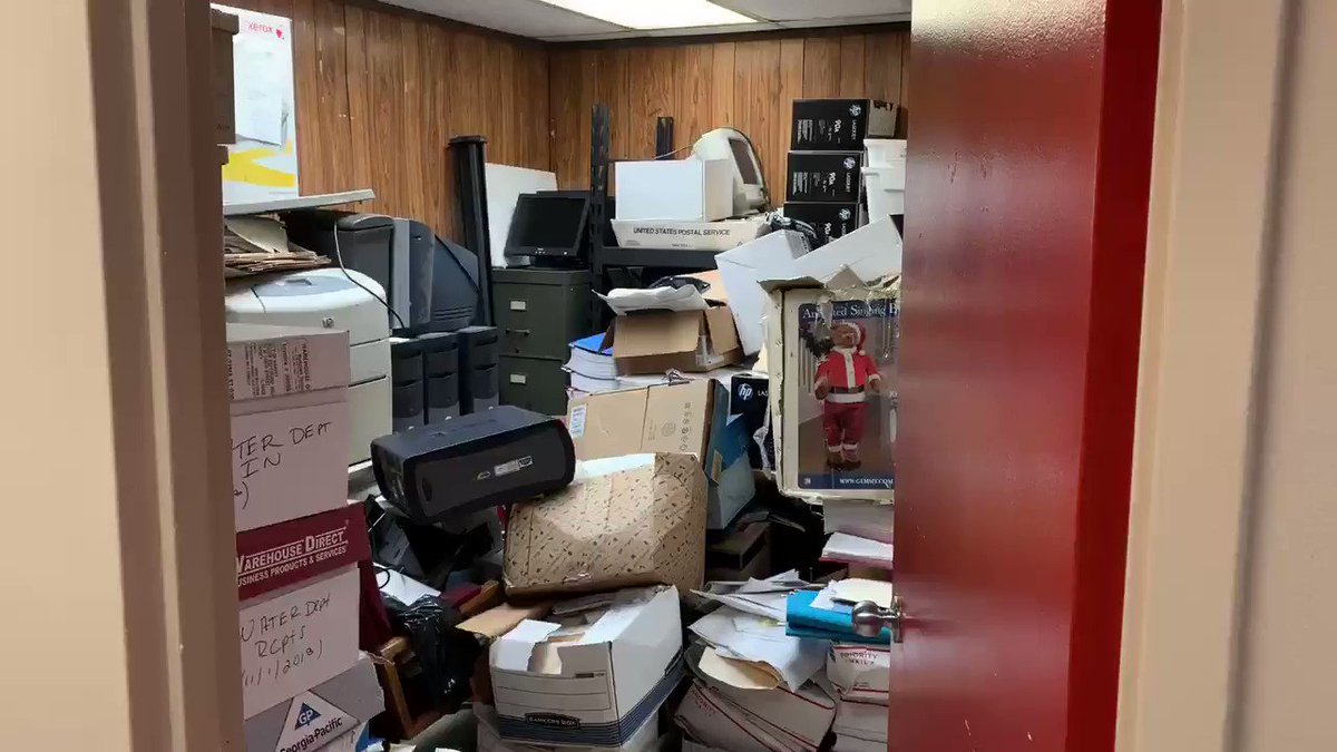 There’s a new mayor in south suburban Harvey and he says he inherited a City Hall in shambles. Record keeping was so bad he’s stopped direct deposit to make sure people who are being paid actually work for the city. @WGNInvestigates has the exclusive story on @WGNNews at 4pm.