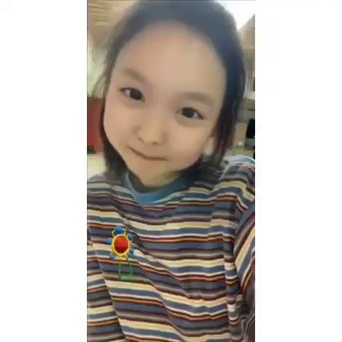 twicetagram:진심 비호감..
너무 귀엽지않냐고 물어본 임나봉 더 비호감.,,
https://www.instagram.com/p/BxzP-UXBMCK (1V)
#TWICE #트와이스 #FANCY #FANCYYOU