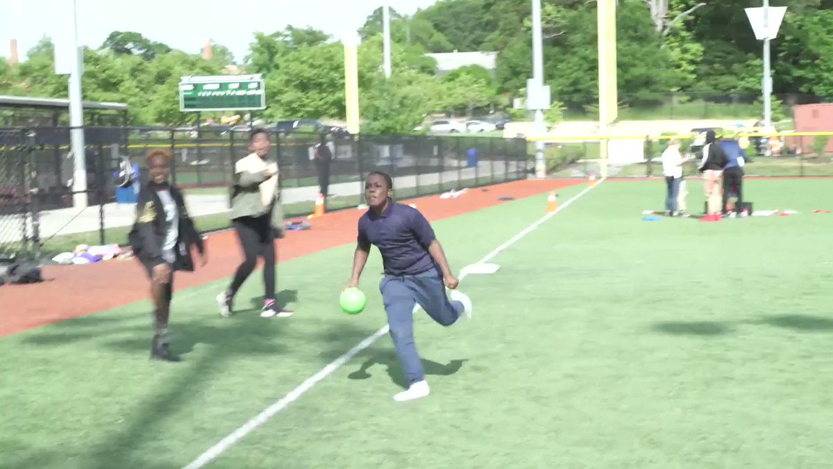 President Obama played football & softball with kids in DC Thursday—threw a TD/hit a double. Then he told the kids this: “I think you’re gonna do something important. You’re gonna make a real difference. We’re going to be really proud of you.” #ThanksObama
