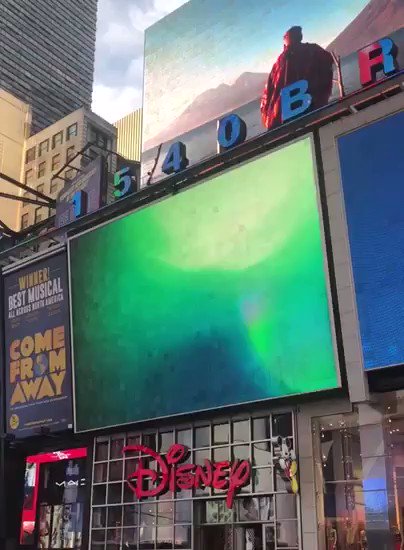 If you are walking by #NewYork #TimesSquare, stop for a second and look up! Special chance to meet GOT7!💚
2019.05.20 - 2019.05.26
@TimesSquareNYC
#GOT7 #갓세븐
#GOT7_SPINNINGTOP
#GOT7_BETWEEN_SECURITY_AND_INSECURITY
#GOT7_ECLIPSE
#GOT7WORLDTOUR
#GOT7_KEEPSPINNING