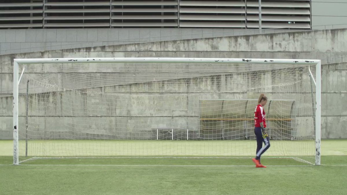 🏆 ¡Solo quedan 15 días para Mundial de Francia! 🌍
🏃♀ Es hora de conocer mejor a nuestras futbolistas de la mano de @caixabank
🧤 ¡Hoy, nuestra portera @Lola_Gallardo1!
#ElFutbolDeTodos #MundialFemeninoEnGol
VÍDEO COMPLETO ➡ http://youtu.be/QeiD2EV86pI