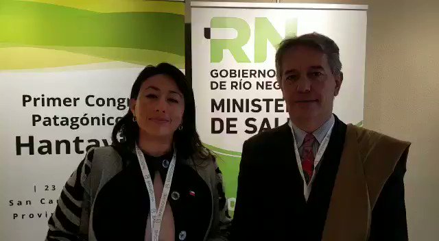 Seremi de Salud Scarlett Molt, junto al Consul de Chile Diego Velasco comparten experiencia en Primer Congreso Patagónico por #Hantavirus en #Bariloche. @ministeriosalud @HarryJurgensen @Int_LosLagos @segegobloslagos