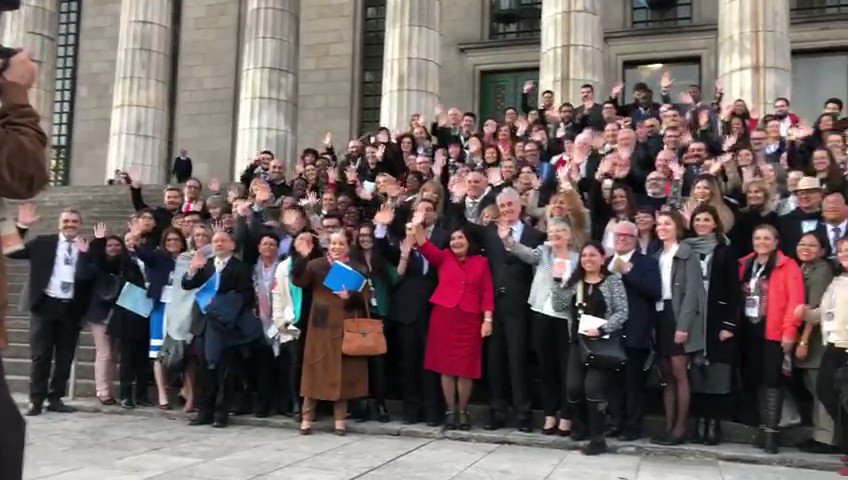 Cierre de la reunión de la Presidenta de la IFLA de 2019, Motores de cambio: bibliotecas y desarrollo sostenible en el Museo Nacional @BellasArtesAR
@IFLA @IFLALAC @GPSalmeron @AlejSanta
#PresidentsMeeting2019 #MotoresDeCambio #ODS #DA21 #Lib4DEV
