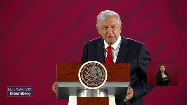 "No se está despidiendo a nadie, eso es propaganda, es para afectarnos. Ya ven como es 'el hampa del periodismo', no todos desde luego, pero 'el hampa' usa mucho eso", dijo @lopezobrador_ ¿Qué opinan #Weseros?#AsíElWeso con @EnriqueEnVivo por @WRADIOMexico