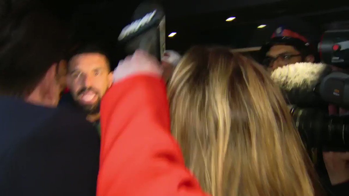 Drake is ALL FIRED UP. π₯ π
(π₯: @LindsayDunnTV)
