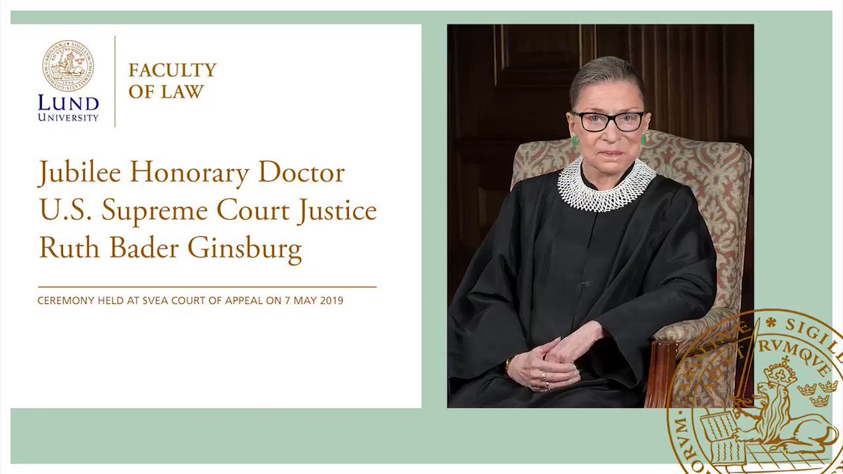 För några veckor sedan uppmärksammades att det var 50 år sedan Ruth Bader Ginsburg blev hedersdoktor @Lundsuni
Idag är det dags för doktorspromotionen då årets nya doktorer ska prydas med krans och hatt.
Läs mer här:
https://bit.ly/2EuNdRn