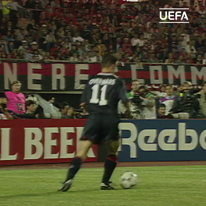 Patrick Kluivert the hero in Vienna #OnThisDay in 1995 as Louis van Gaal's star-studded Ajax side became European champions #UCLfinal | #FlashbackFriday | @AFCAjax https://twitter.com/ChampionsLeague/status/1131855740786941953 …