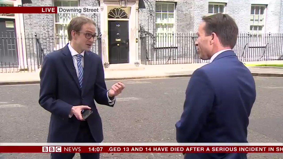 Jeremy Hunt "is projecting himself as a Remainer who gets that #Brexit has to happen, a kind of born-again Brexiteer"
@ChrisMasonBBC on foreign secretary's Tory leadership bid
Latest updates: http://bbc.in/2HQASb6