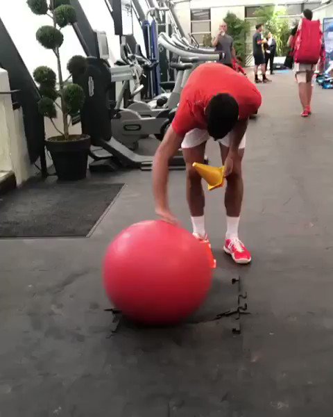 Djokovic really broke the floor after slamming down a medicine ball (via @DjokerNole)