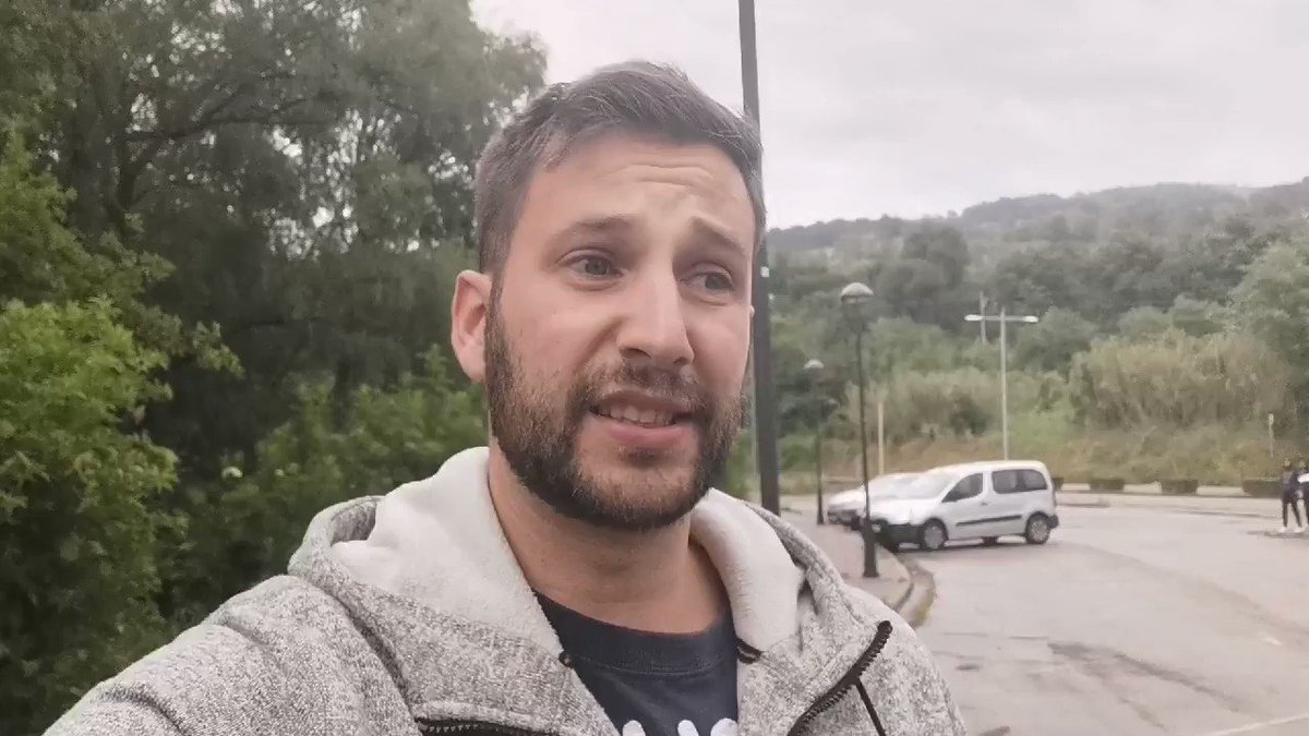 Parem els peus d'una vegada ja al Reino de España. O ens quedarem mirant una vegada més com ens humilien?
Esteu disposats a lluitar i fer-nos valer? A recuperar la dignitat?
Tenim el nacionalsocialisme disfressat de socialisme.
Espanya és de tot, menys demòcrata