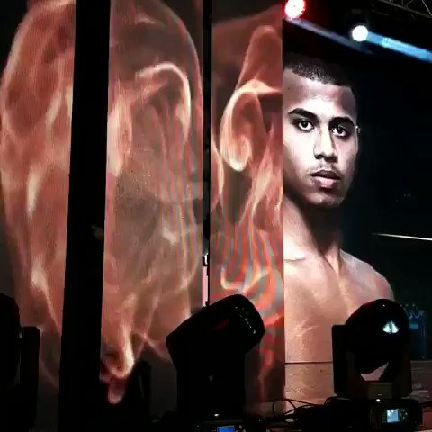 As Superfights do #WGP54 já estão pegando fogo, direto de Santiago, no Chile. Acompanhe tudo pelo instagram do @WGPKickboxing e fique por dentro de tudo. Já estamos ao vivo na @bandsports e no @canalCombate e em breve também no @foxsportsbrasil.
#sempreempé #kickboxing
