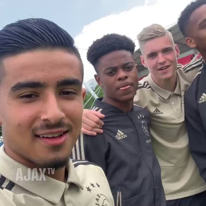 Tap if you support our boys! In 2 hours live -> http://Ajax.ms/1vs2 #AjaxO19 #ajafey