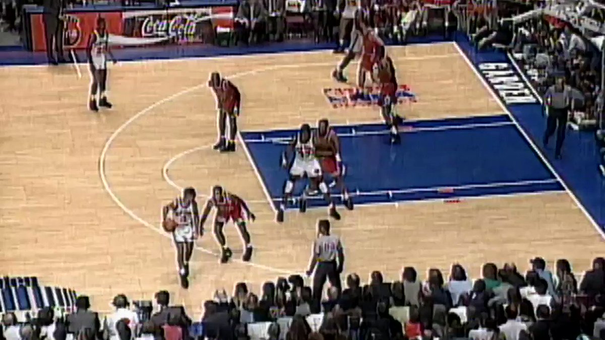 Notice how Ewing’s pick “helped” Starks defender to the ground.
😂😂😂😂