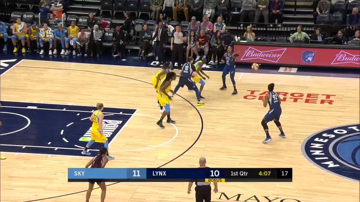 Quick cut backdoor for rookie @PHEEsespieces for her FIRST #WNBA points!
@UConnWBB ↗️ @minnesotalynx