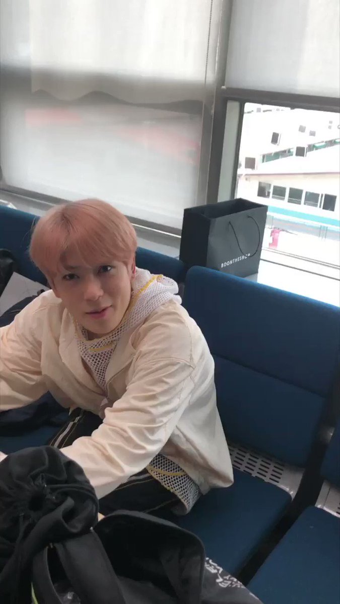 지금 뭐하고 계신가요? #집중취재NCT127 Day2#NCT127 〖 #SUPERHUMAN 〗 #WE_ARE_SUPERHUMAN#NCT127_SUPERHUMAN