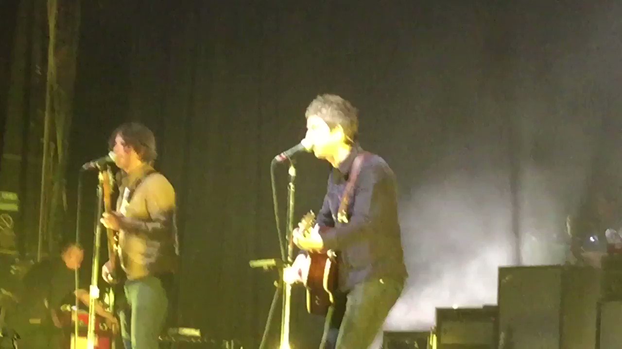 Happy birthday Noel Gallagher, come back to Mexico soon, mate. Cheers! 