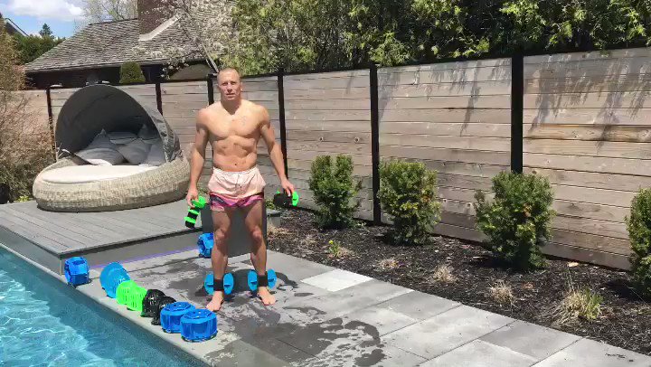 Hereās another exercise that you can try in the pool. This one helps you improve your legsā explosive power! Check out the many training options that are part of my Aquafusion program and get in shape while enjoying your summer with @HydroRevolution! http://www.hydrorevolution.com/gspĀ