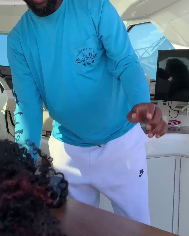Rickey Smiley on Twitter "My girl middaychic threw up on the boat on