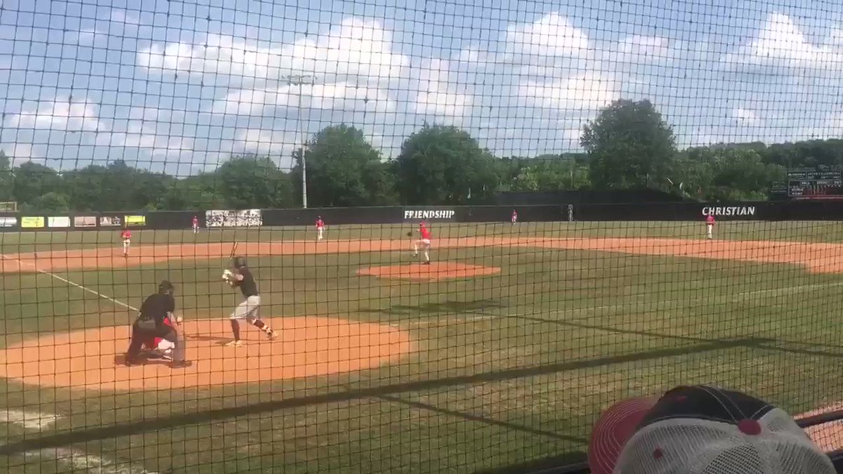 2021 David Crockett product Cody Wheeley with his first home run of the summer.
@WheeleyCody
#RBI16UReds #collegebaseball
#hittingtwitter #flatgroundhitting #baseball