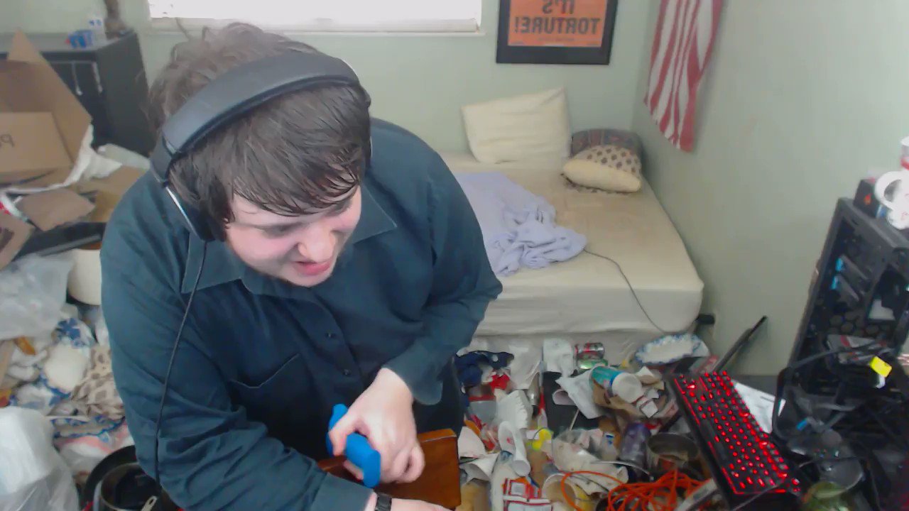 TikTok Streamer Refuses To Clean His Room 😳#Streamer#Clean#Dirtyroom#, poeenvy