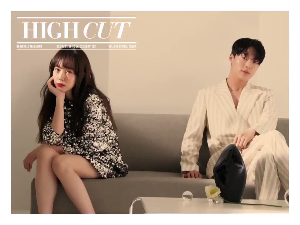 HIGHCUT (@highcutstar) on Twitter photo 2019-06-04 03:07:52 드디어 내일 #검색어를입력하세요WWW #검블유 가 시작됩니다. 로맨스의 시그니처 #임수정 과 블랙홀 매력 신흥 멜로남 #장기용 이 하이컷 커버를 설레는 커플 케미로 가득 채운 순간💕 #하이컷 242호에서 확인하세요. #HIGHCUT #limsoojung #jangkiyong #헤라향수 #더시그니처오드퍼퓸 #블랙오드퍼퓸 드디어 내일 #검색어를입력하세요WWW #검블유 가 시작됩니다. 로맨스의 시그니처 #임수정 과 블랙홀 매력 신흥 멜로남 #장기용 이 하이컷 커버를 설레는 커플 케미로 가득 채운 순간💕 #하이컷 242호에서 확인하세요. #HIGHCUT #limsoojung #jangkiyong #헤라향수 #더시그니처오드퍼퓸 #블랙오드퍼퓸