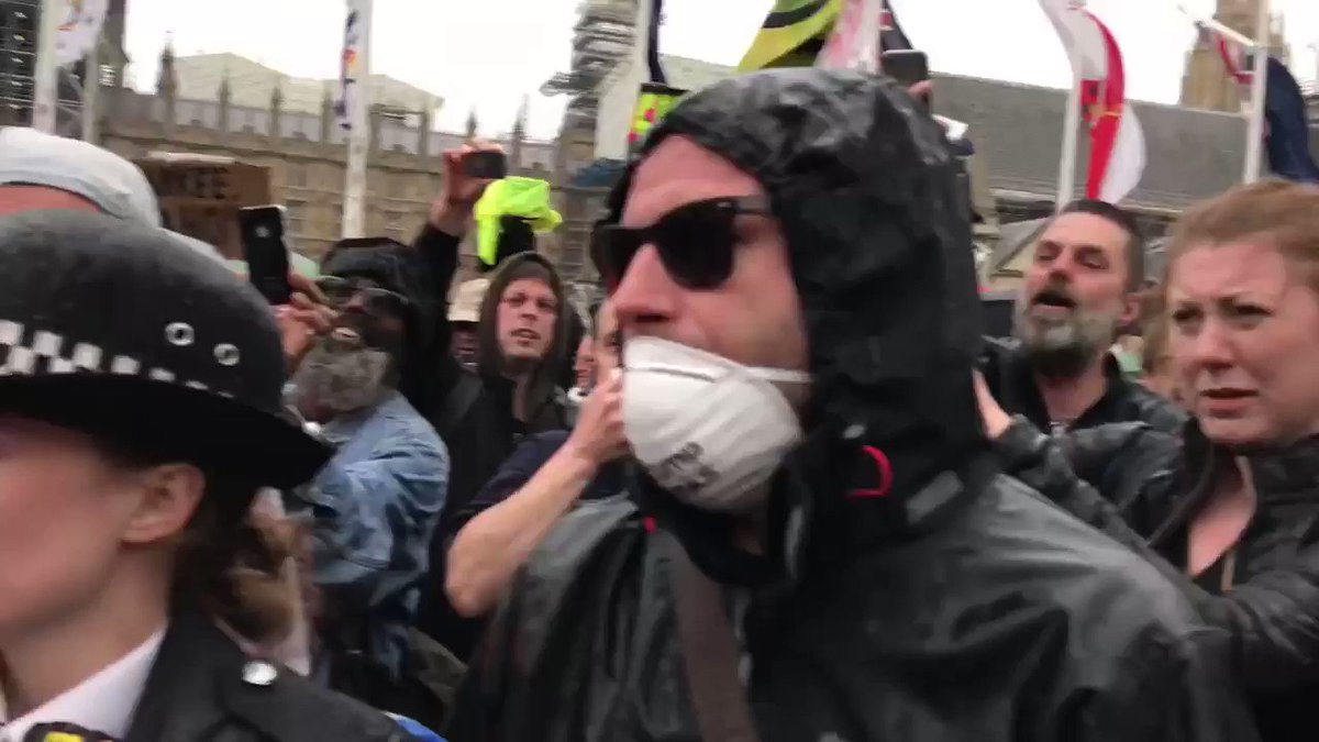 A Trump supporter is milkshaked by a hostile crowd in Parliament Square.
And then it all kicks off...
@LBC
#TrumpVisit #trumpprotests