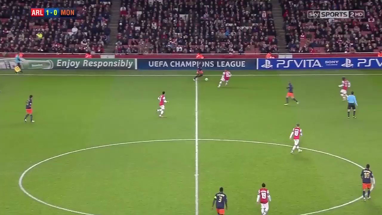  Happy Birthday to former Arsenal forward Lukas Podolski, who turns 34 today! 

What a goal this was!   