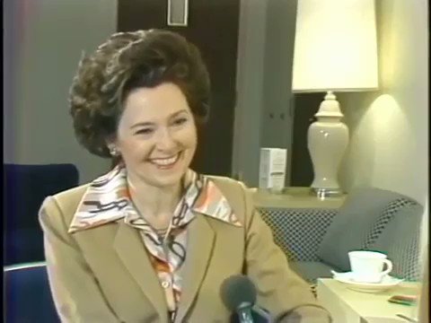 Homenagem a jodie deixo aqui este vídeo happy birthday jodie foster 