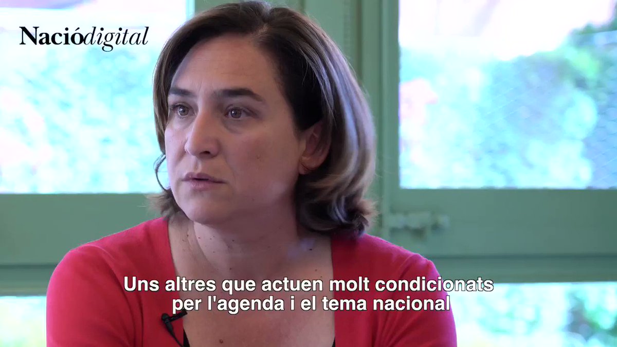 El periodista ha de preguntar i repreguntar. A @naciodigital ho intentem sempre. Durant la campanya vam entrevistar tots els alcaldables de Barcelona. I Colau ens deia això quan li demanàvem (literalment) si aprofitaria els vots de Valls per ser alcaldessa https://www.naciodigital.cat/noticia/181424/video/aixo/deia/colau/campanya/sobre/vots/valls/no/em/prestaria/mai/operacions/estranyes …
