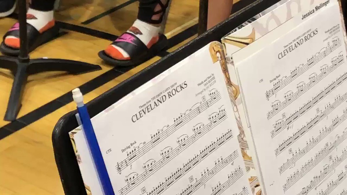 Day 3 of our Medina Middle School Band Camp was “Cleveland Wins Wednesday” and it’s sounding pretty good. #MusicalBees #WeRMedina @Indians @Browns @cavs @monstershockey #RallyTogether