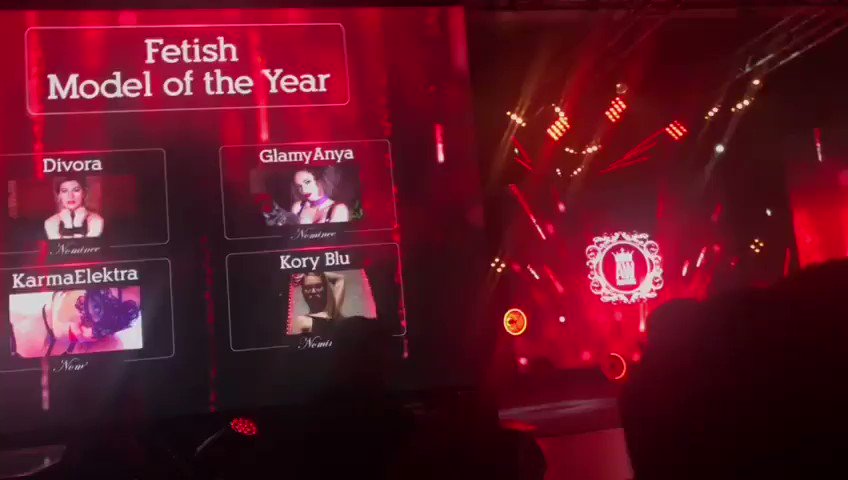 Model - Mistress Kennya smoking