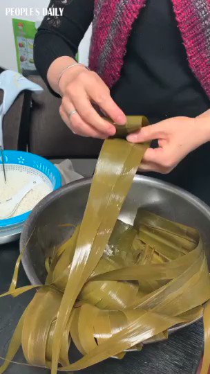 Welcome to Baozongzi Tutorial 2019, a fundamental quick start for the future master in making Zongzi, 🍙🐉 the pyramid shaped sticky rice dumpling wrapped in bamboo leaves. #HappyDragonBoatFestival
