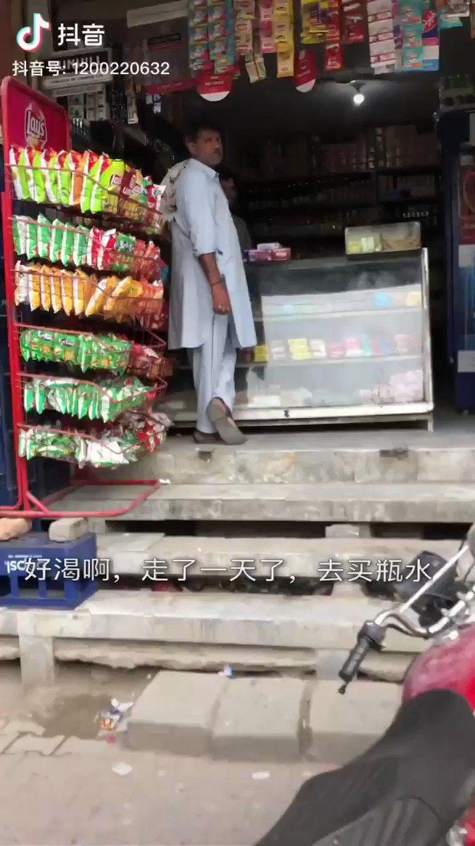 Pakistani people are world famous for their hospitality. This is especially true for Chinese tourists in Pakistan.
