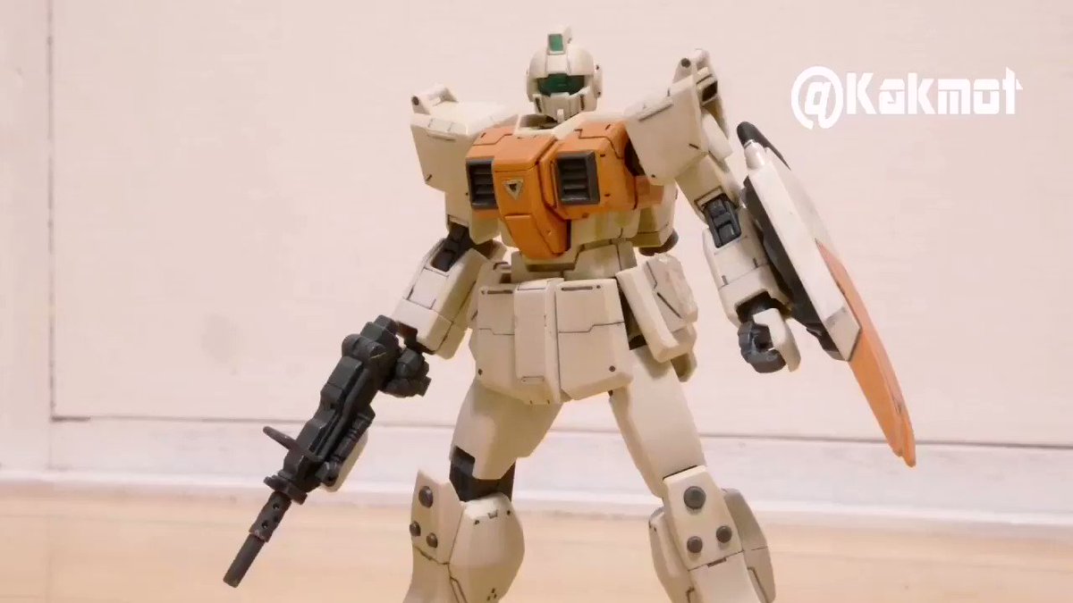 ガンプラ最高です！GM、かっこいい。動画の中で目が光るところ特にかっこいい！