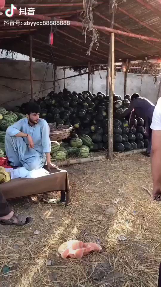 The Pakistani shop keeper gave a water melon as a gift. The Chinese lady reciprocated with a cake. Mashallah! That's an example how Pakistanis & Chinese treat each other. That’s the beauty of our relationship.