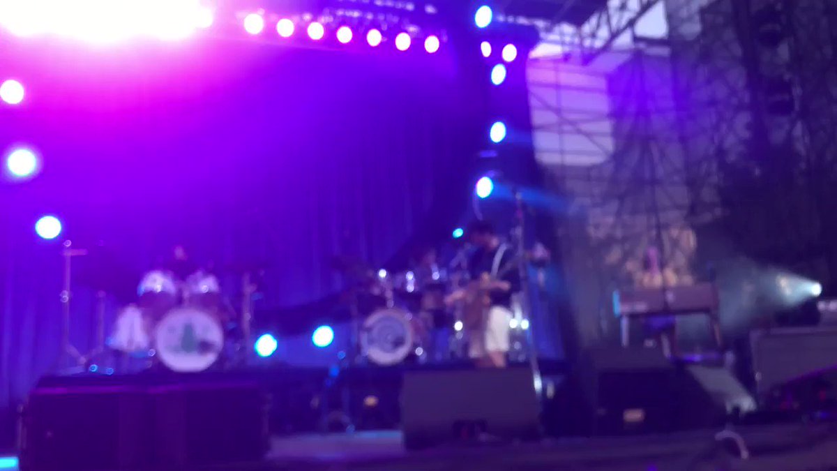 goodnight here’s @vampireweekend playing the parks and rec theme in the middle of M79