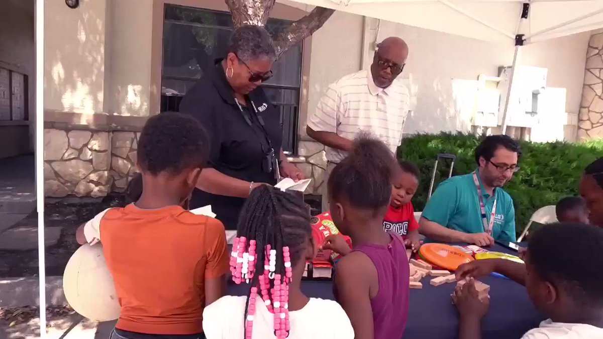 👨🏫👩🎓 | Dallas ISD is 'Rocking the Block’ at seven Oak Cliff apartment complexes to let parents know our #schools 🏫 are the best choice for their families. Learn more: https://bit.ly/2XK7YQJ