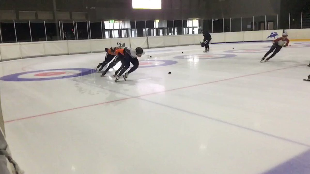 Na een half jaar niet geschaatst te hebben staat Sjinkie Knegt weer op het ijs. 'Het voelde als vanouds' #shorttrack