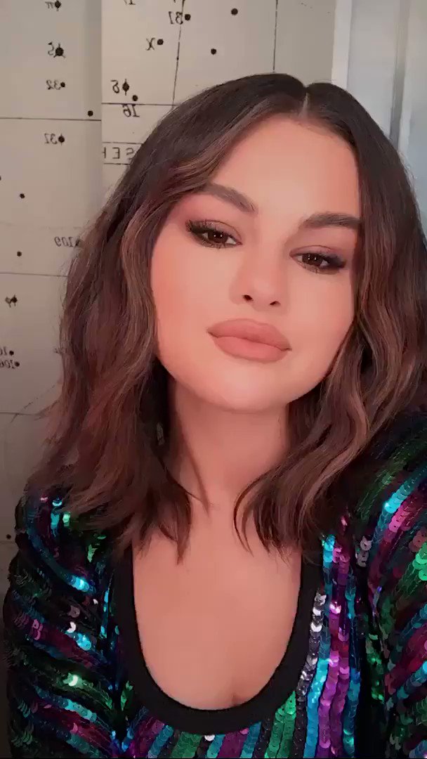 @selenagomez at @fallontonight in @marcjacobs π§‘β¨β‘οΈβοΈππ«.
π #kateyoung
π
π» @tombachik
π @marissa.marino
π @hungvanngo