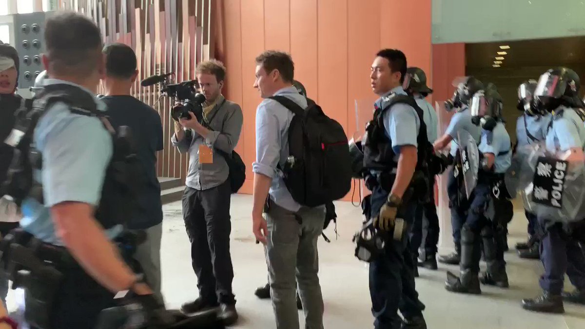 #ExtraditionBill protest: A male and female protesters were escorted into a room in LegCo. A female scream was later heard from inside @rthk_enews #HongKong