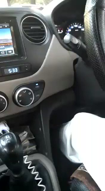 Sanskrit speaking @Olacabs driver in Bangalore 🙏 ( @surnell @rvaidya2000 @sgurumurthy @Sampadananda @ShobhaBJP @SushmaSwaraj @davidfrawleyved @rajivscribe ) ( Recd via @WhatsApp )