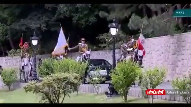 こういうのは日本で放送されないよね・・・
騎馬で車を先導する・・ しかも、国旗を持ってっていうのは、非常に斬新。
イランも最高度に日本の首相を歓迎してくれてる
アメリカとイランの中間に立って、どちらからも歓迎されるってのは、日本くらいしかないんじゃないだろうか・・。 https://t.co/PC1NLDWO1p