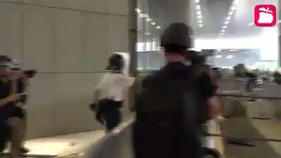 This is definitely excessive violence of the Hong Kong Police Force #HongKongProtest #NoExtraditionToChina #extraditionbill