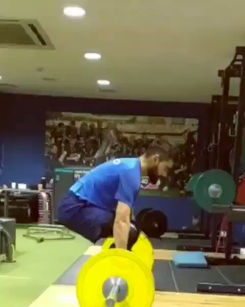 A good lift is satisfying. 🏋️♂️💪#makeitcount #nodaysoff