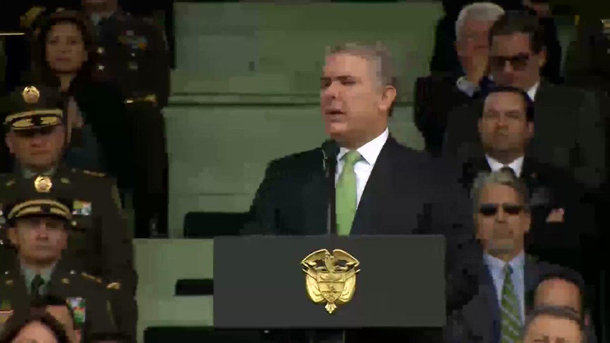 "Impartí instrucción al ministro de Defensa, Guillermo Botero, y al director de la Policía, general Óscar Atehortúa para que presentemos al #Congreso un proyecto de ley de honores que reconozca a los cadetes asesinados": @IvanDuque